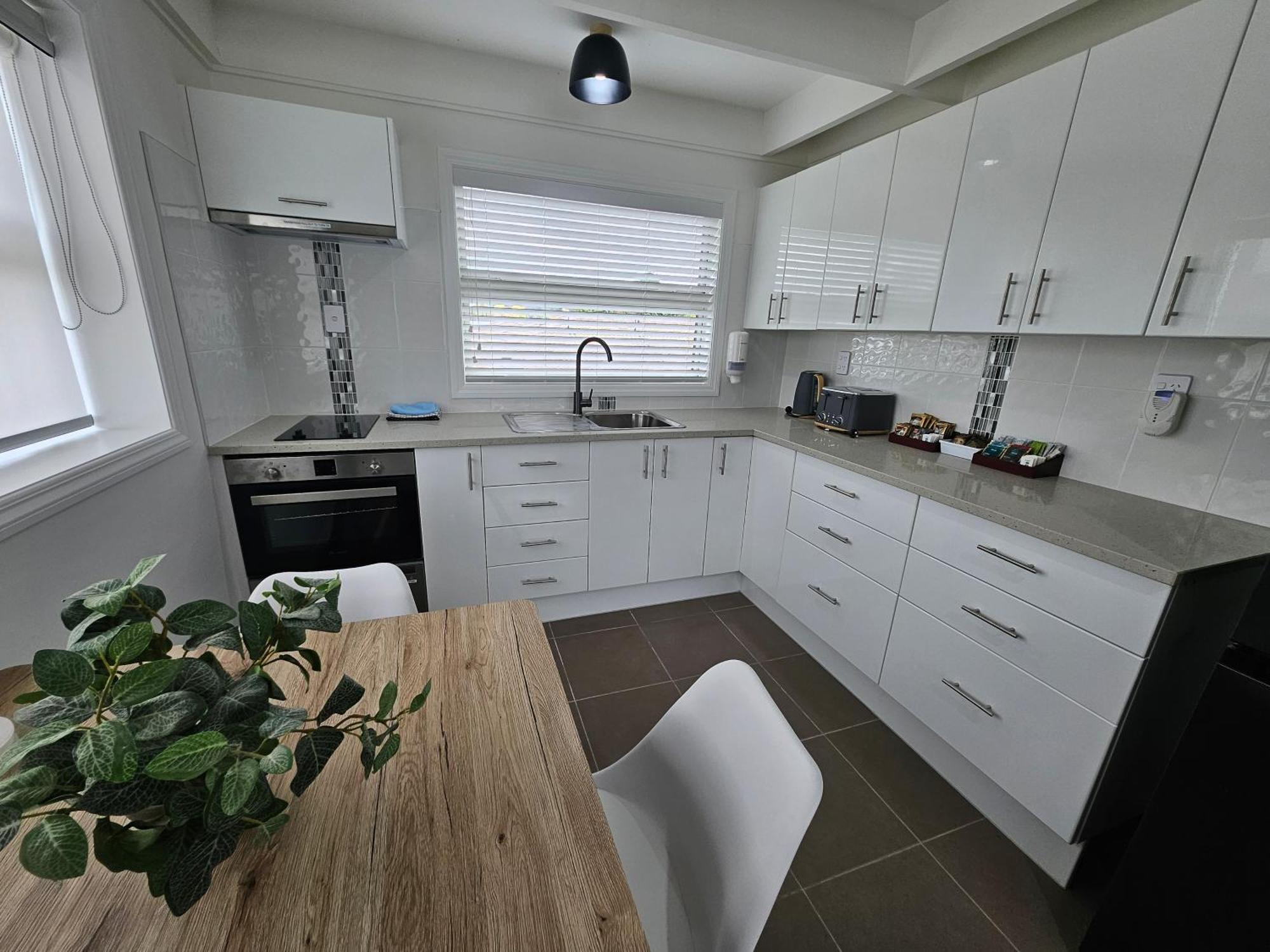 Redwood Apartment *